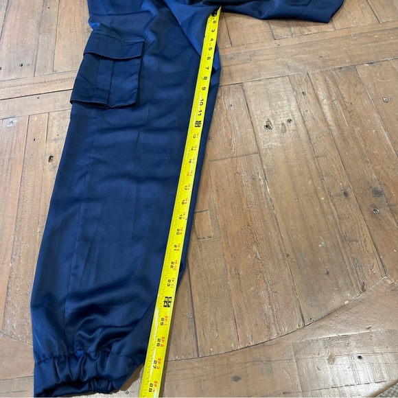 superdown Rachel Satin Cargo Pants Navy Womens Small Joggers Belted Revolve - Picture 10 of 12
